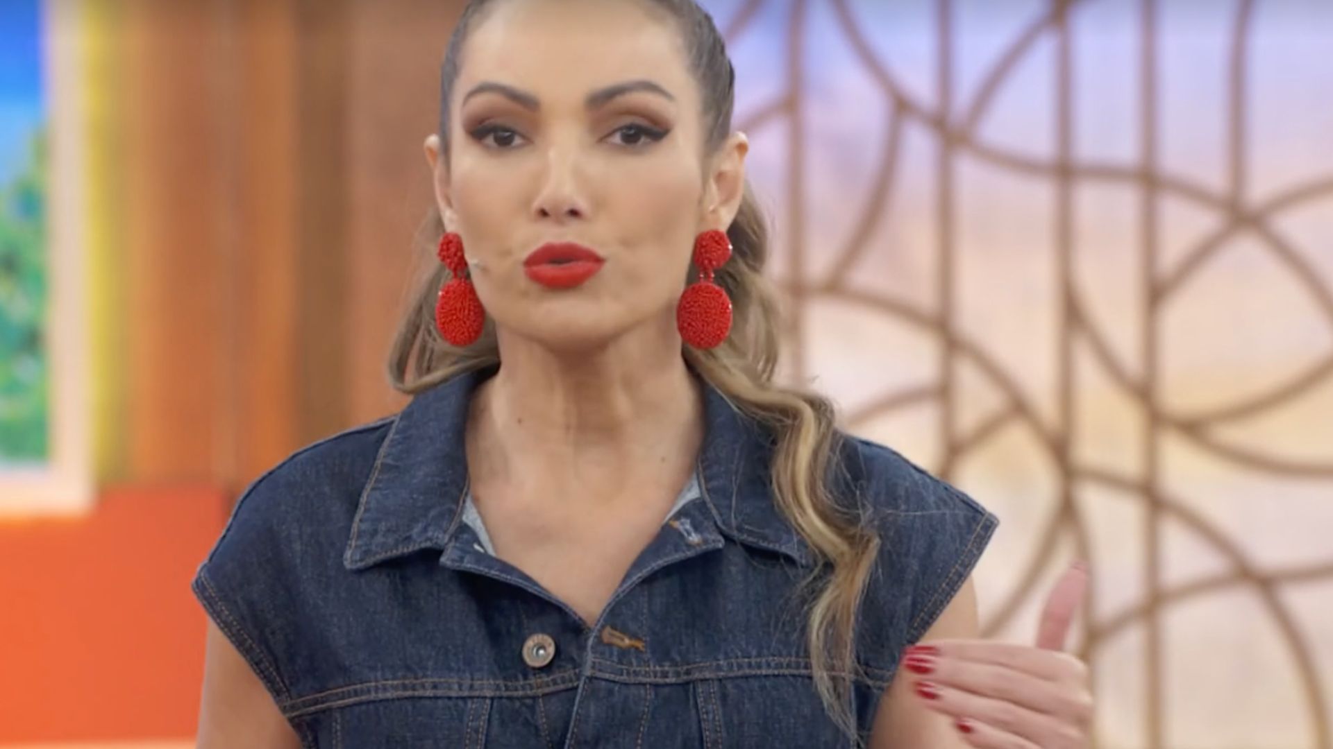 Patrícia Poeta surge sem Manoel Soares no ‘Encontro’ e sofre críticas: “Cínica”