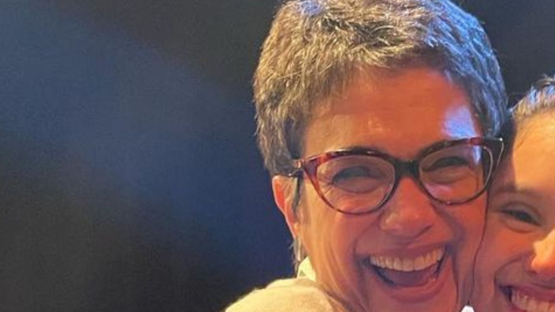 Quem é quem? Sandra Annenberg chora com estreia da filha: “Dá pra imaginar?”