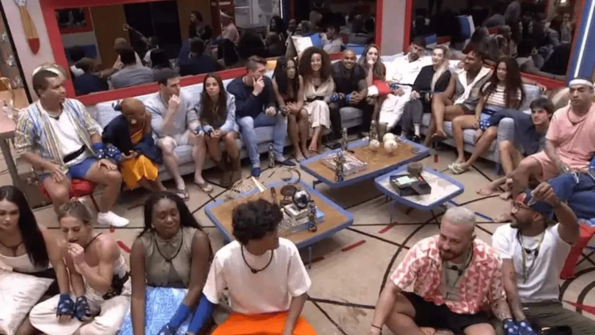Taróloga prevê que duas ex-BBBs farão sucesso após o reality: “Dentro da Globo”
