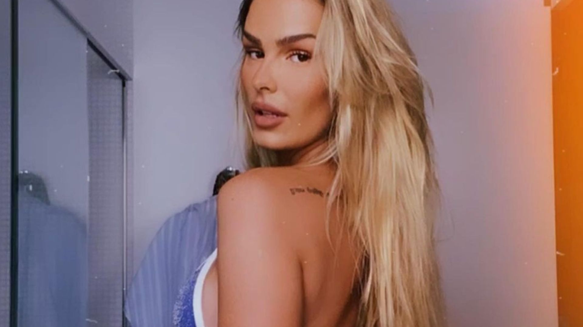De biquíni, Yasmin Brunet empina bumbum e exibe tatuagem íntima: “Pedaço do céu”