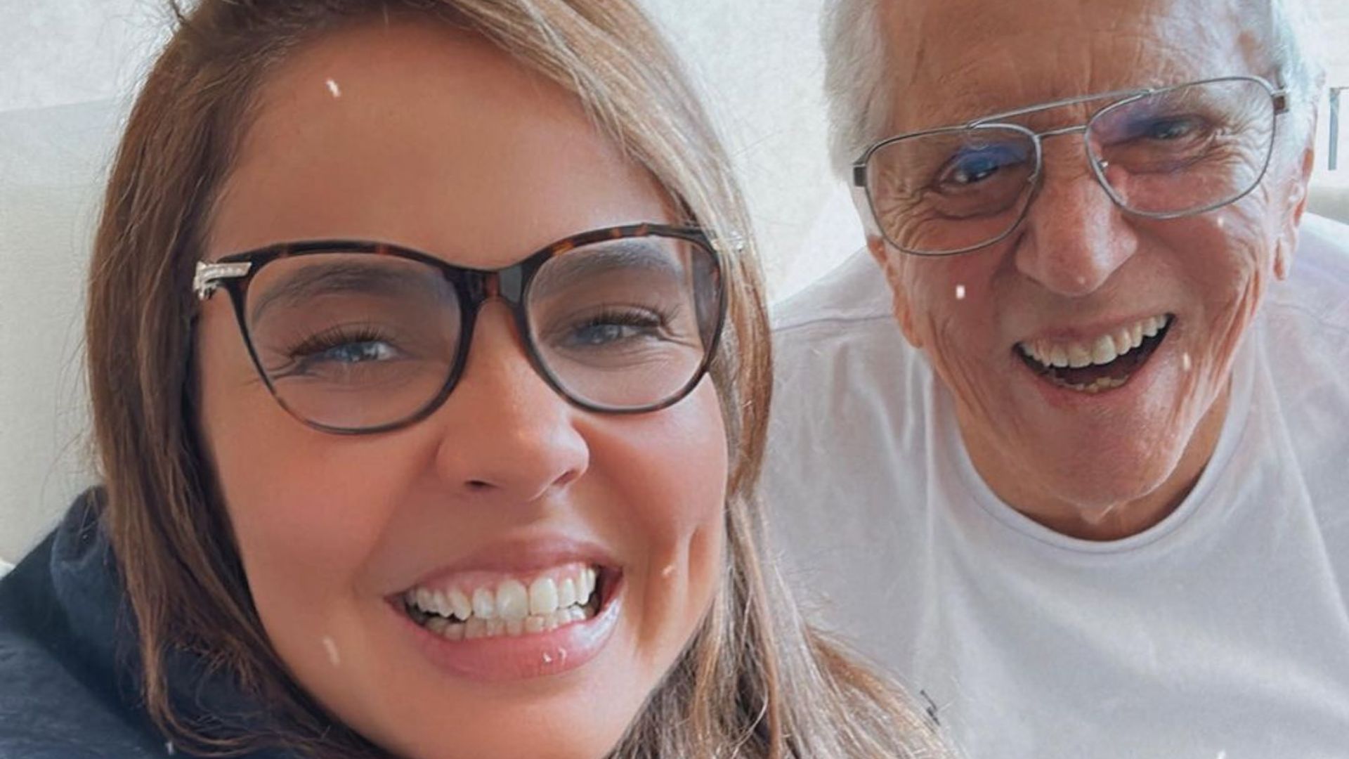Carlos Alberto de Nóbrega volta para casa após internação: “Saio mais forte”