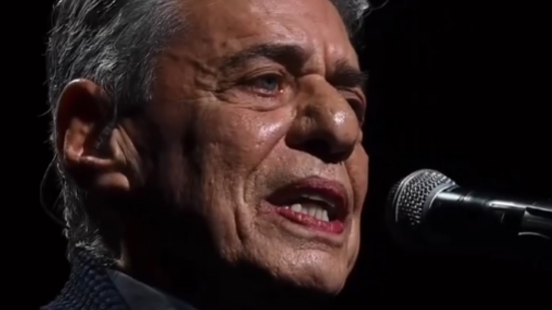 Chico Buarque passa por cirurgia delicada aos 79 anos e fica de molho