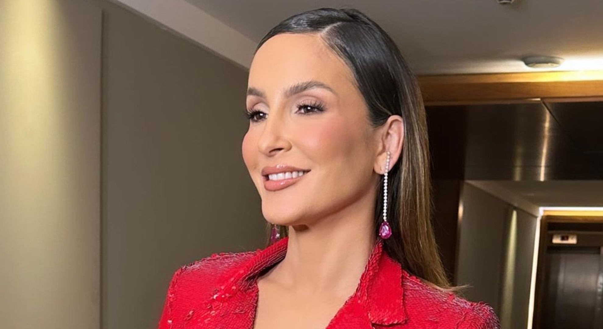 Claudia Leitte faz jantar tremer com anúncio de guinada na carreira