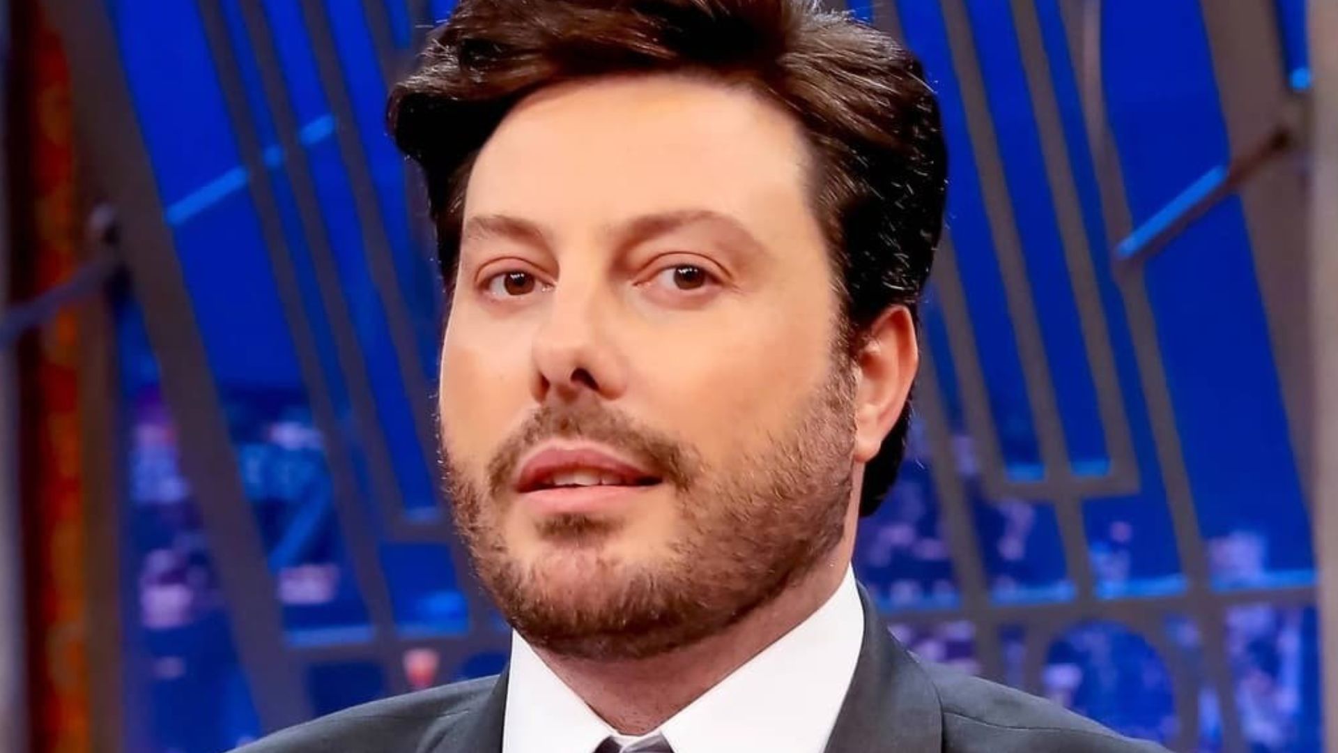 Aos berros, Danilo Gentili expulsa famoso de camarim do ‘The Noite’; veja quem