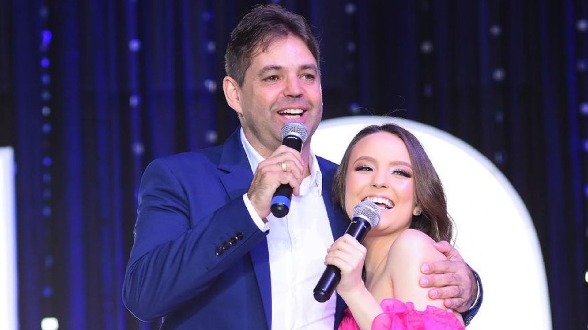 Empresário que descobriu Larissa Manoela defende os pais da atriz: “Manobra de manipulação”