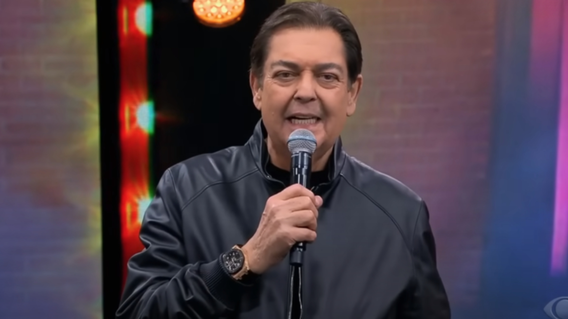 Após transplante, Faustão é extubado e não precisa mais de aparelhos para respirar