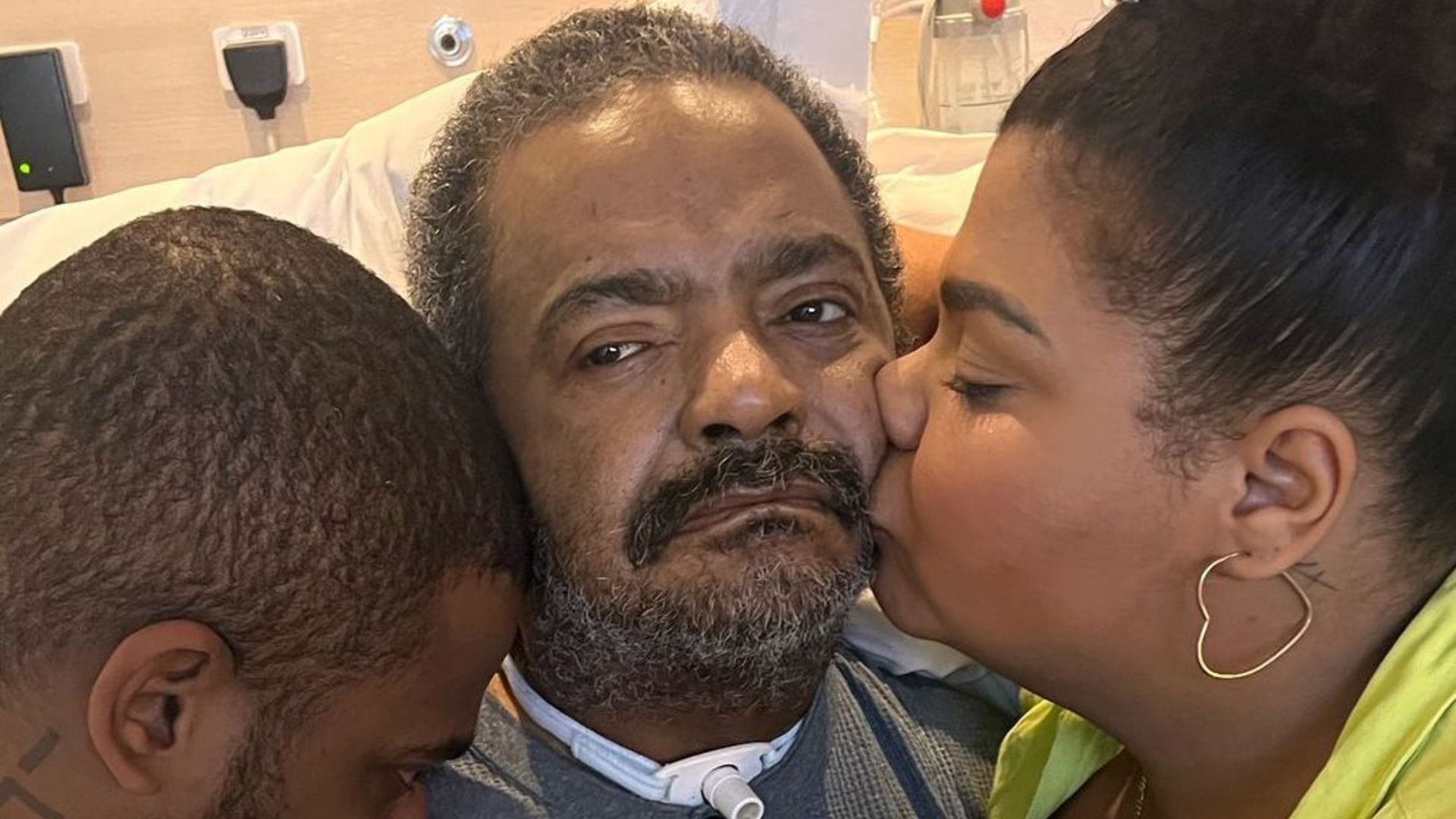 Internado, Arlindo Cruz surge com filhos em Dia dos Pais: “Logo estaremos em casa”
