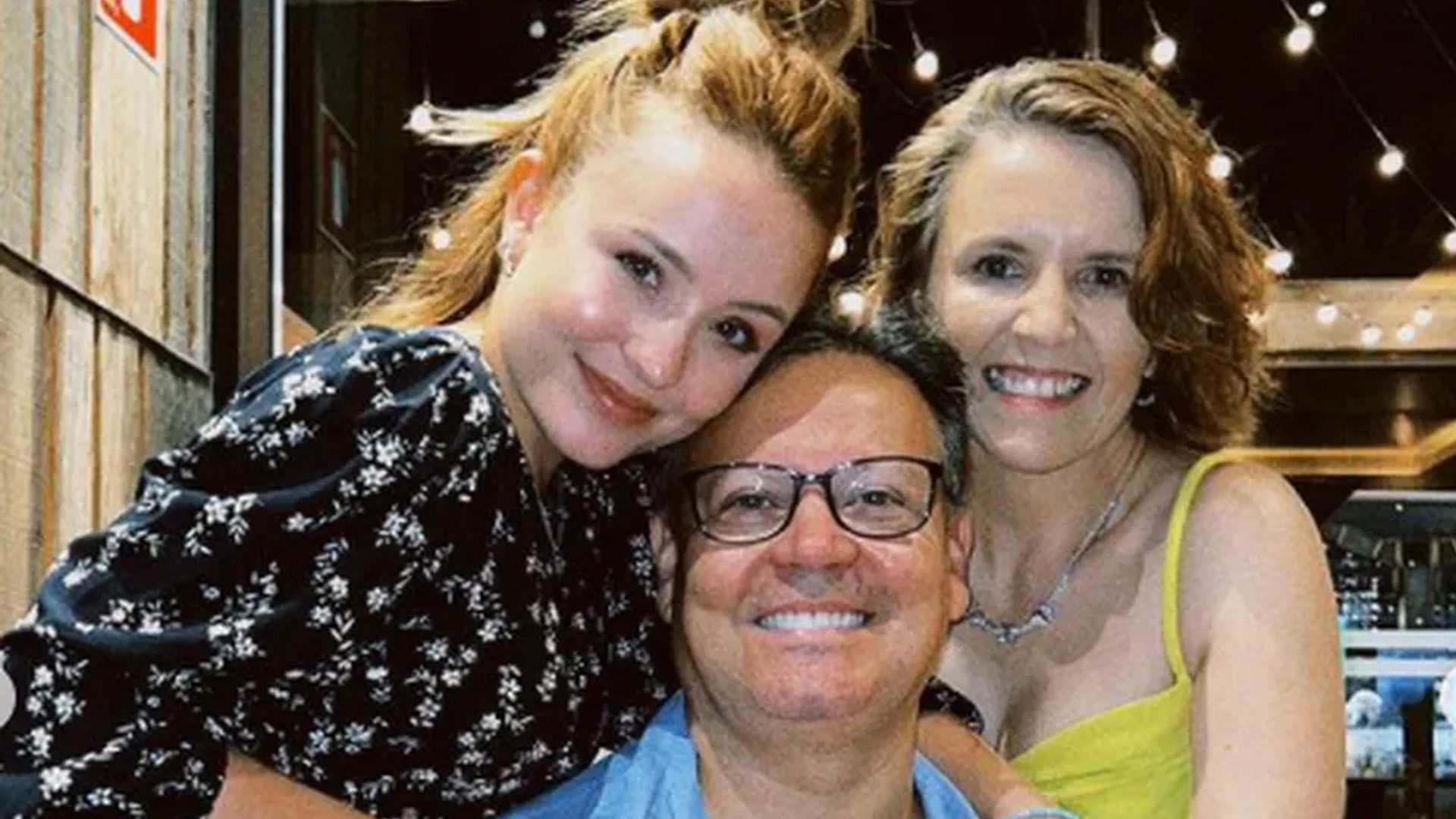 O que os pais de Larissa Manoela faziam antes da carreira da filha?