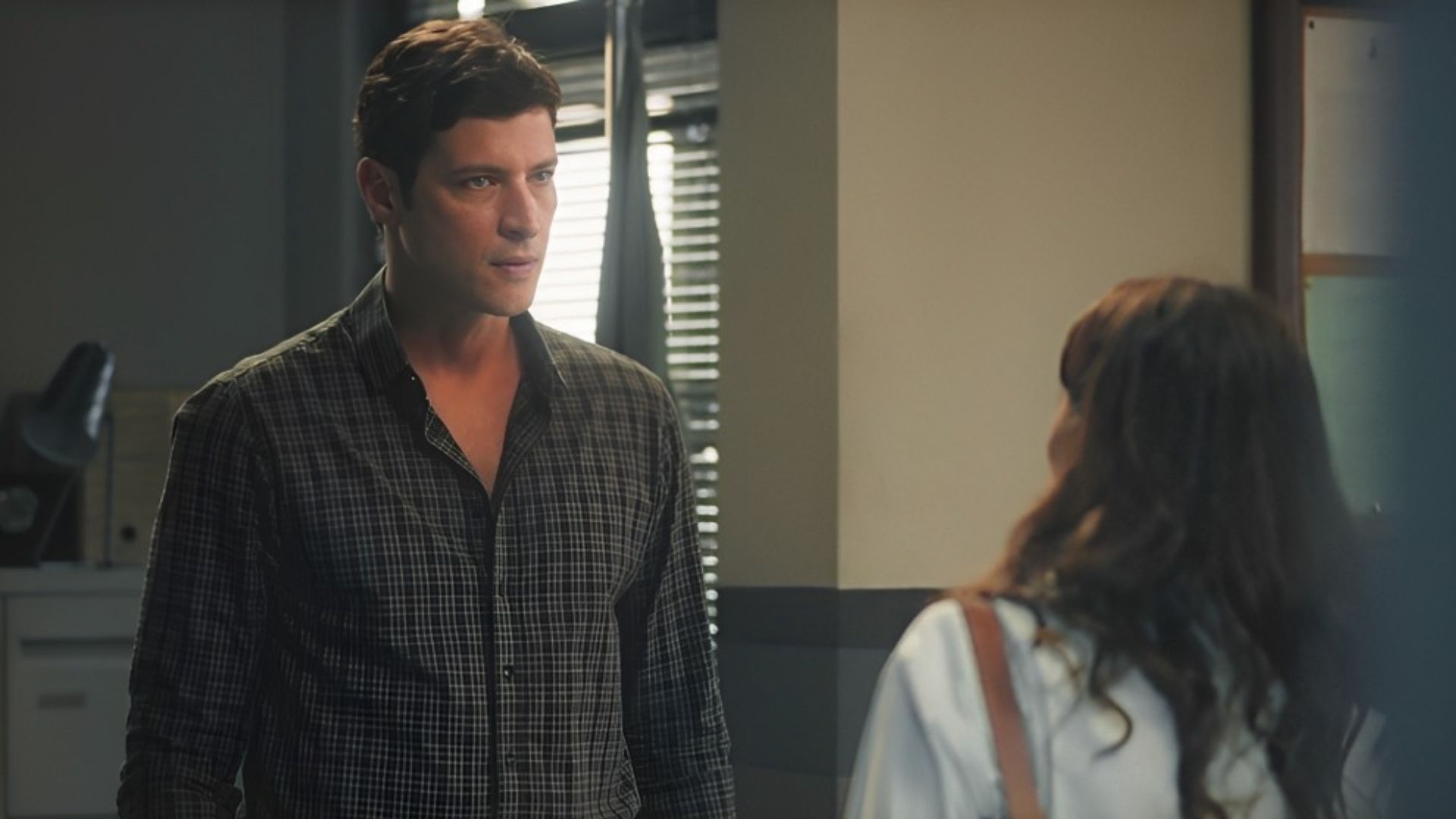 Terra e Paixão: Após acordo com Irene, Marino dispensa Lucinda: “Você não merece”