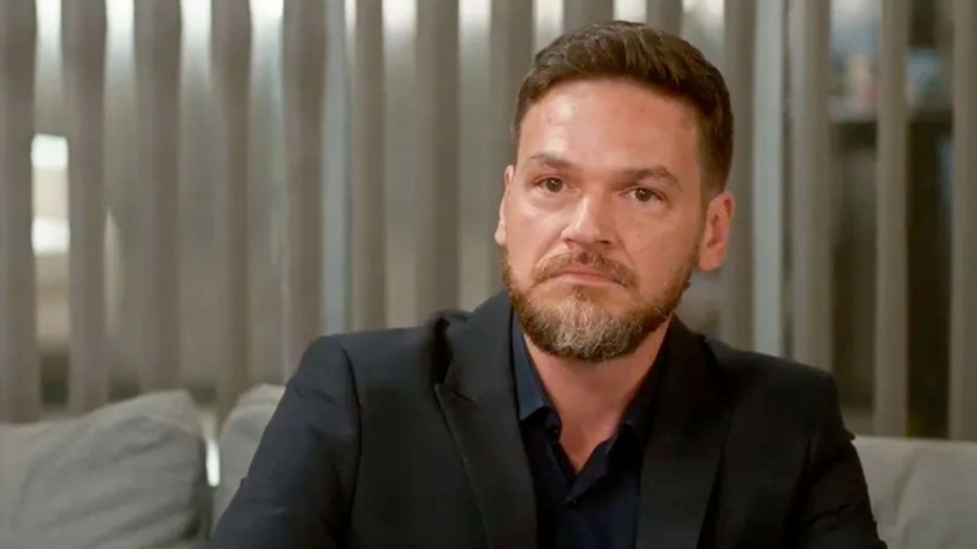 Vai na Fé: Após armação de Kate, Theo faz planos para sumir do mapa
