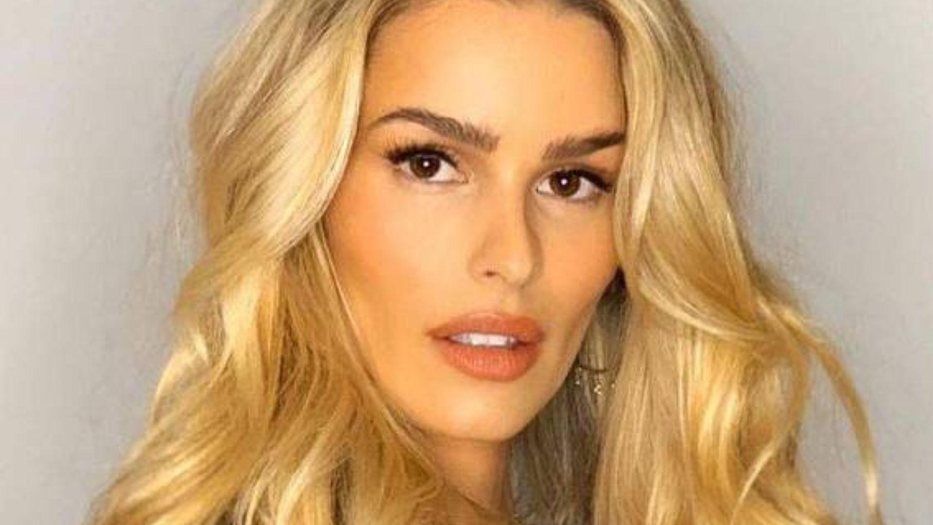 Yasmin Brunet se interna para mudança drástica e polemiza: “Não dá para acreditar”