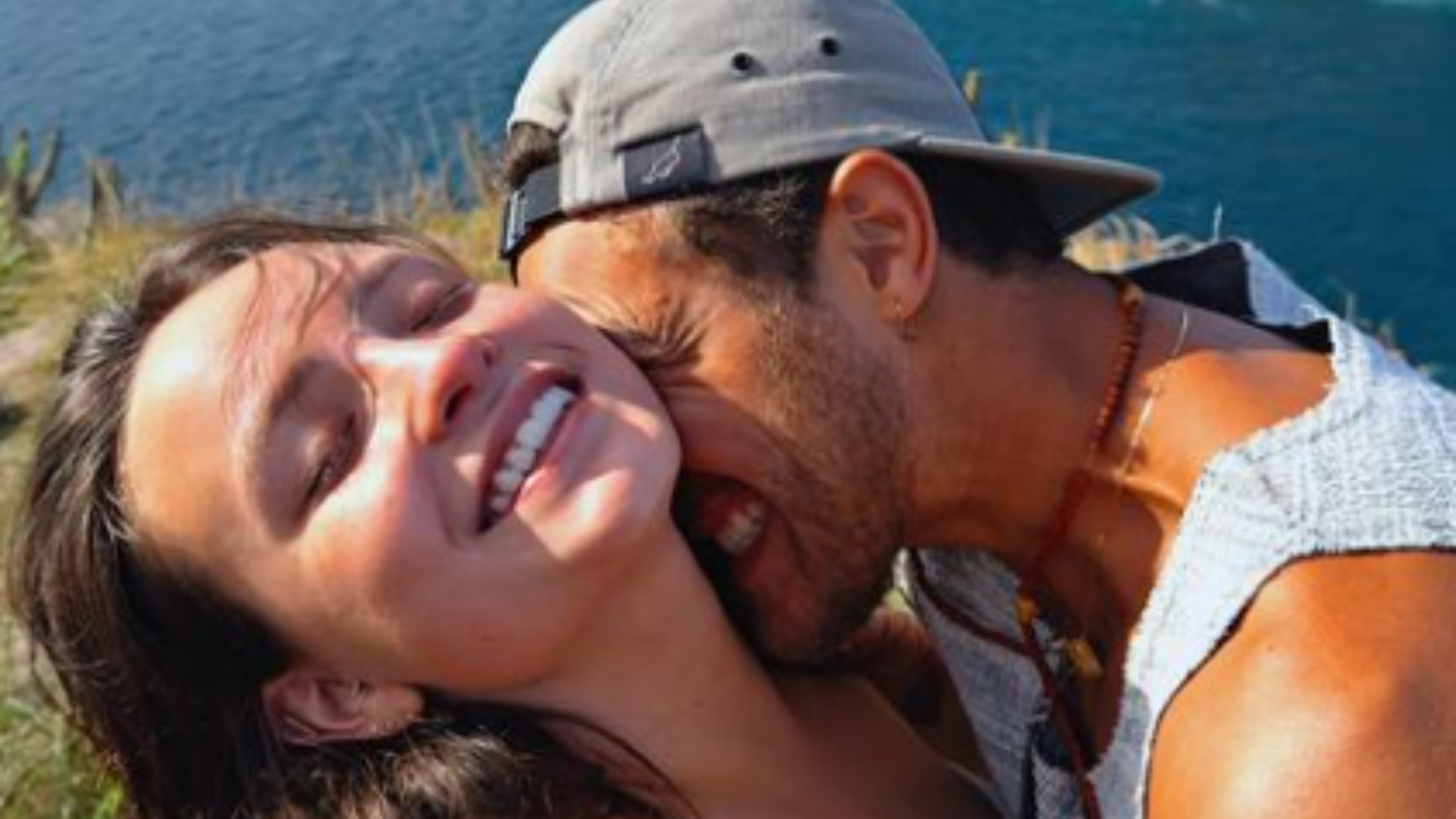 Larissa Manoela completa 23 anos e vai aos prantos com declaração do marido: “Que sorte”