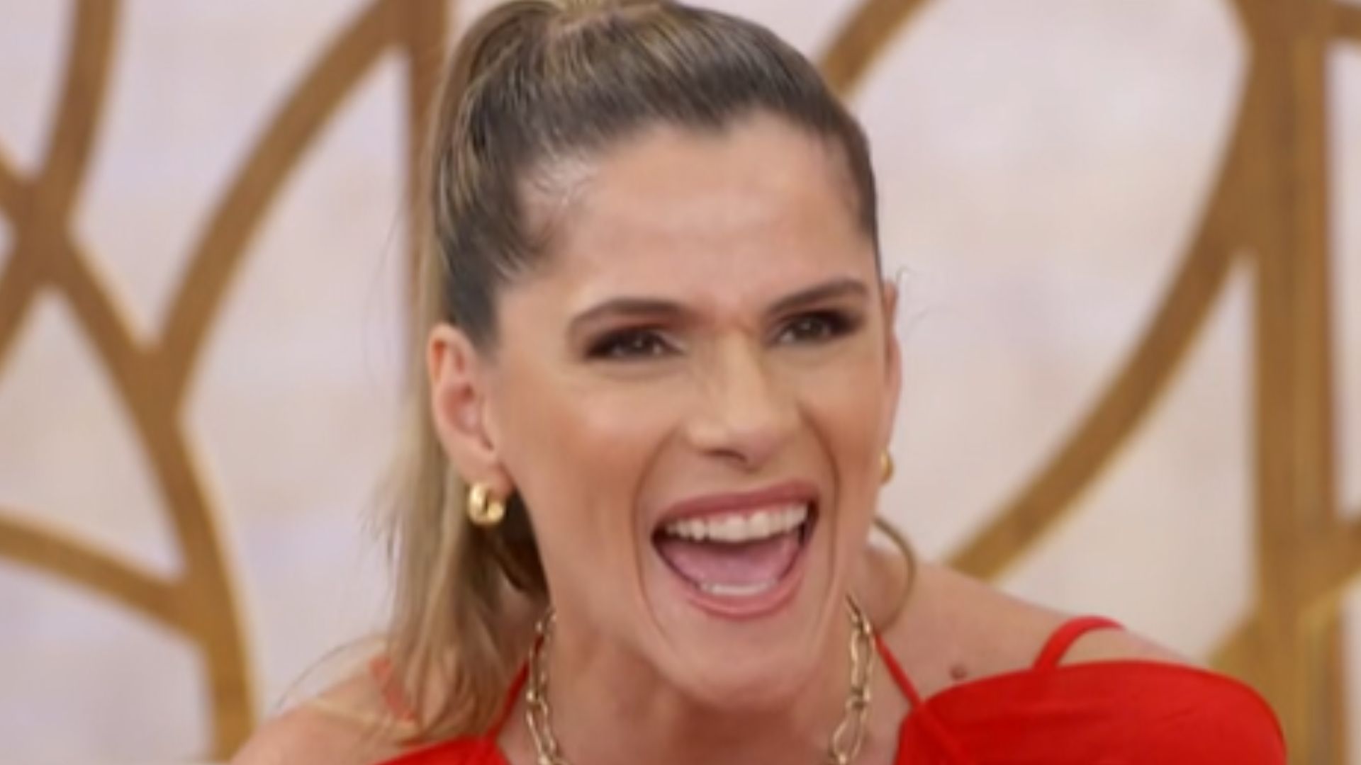 Filha de Ingrid Guimarães surpreende mãe no ‘Encontro’: “Ela é tímida”