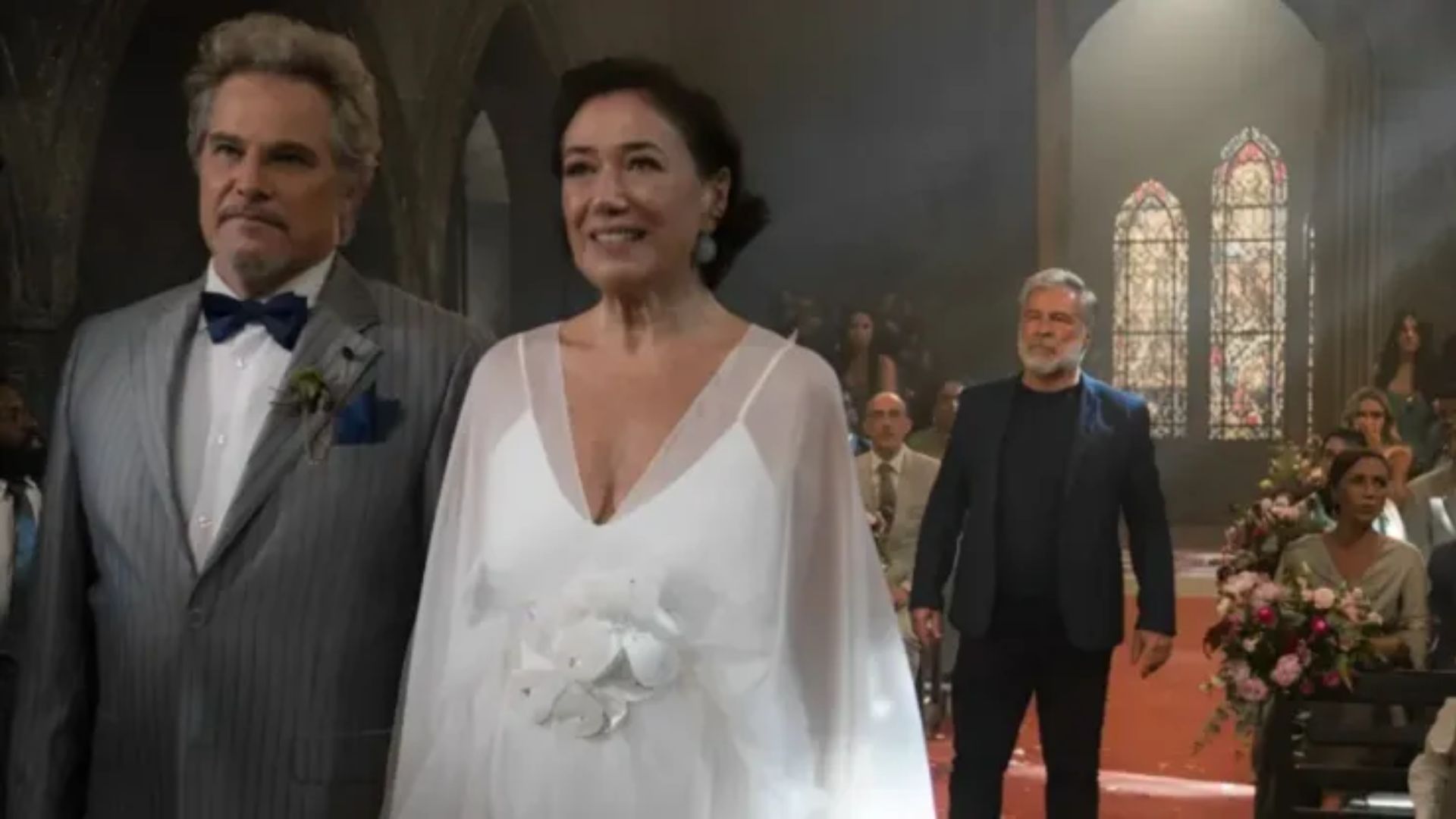 Fuzuê: César invade casamento e estraga sonho de Bebel e Nero