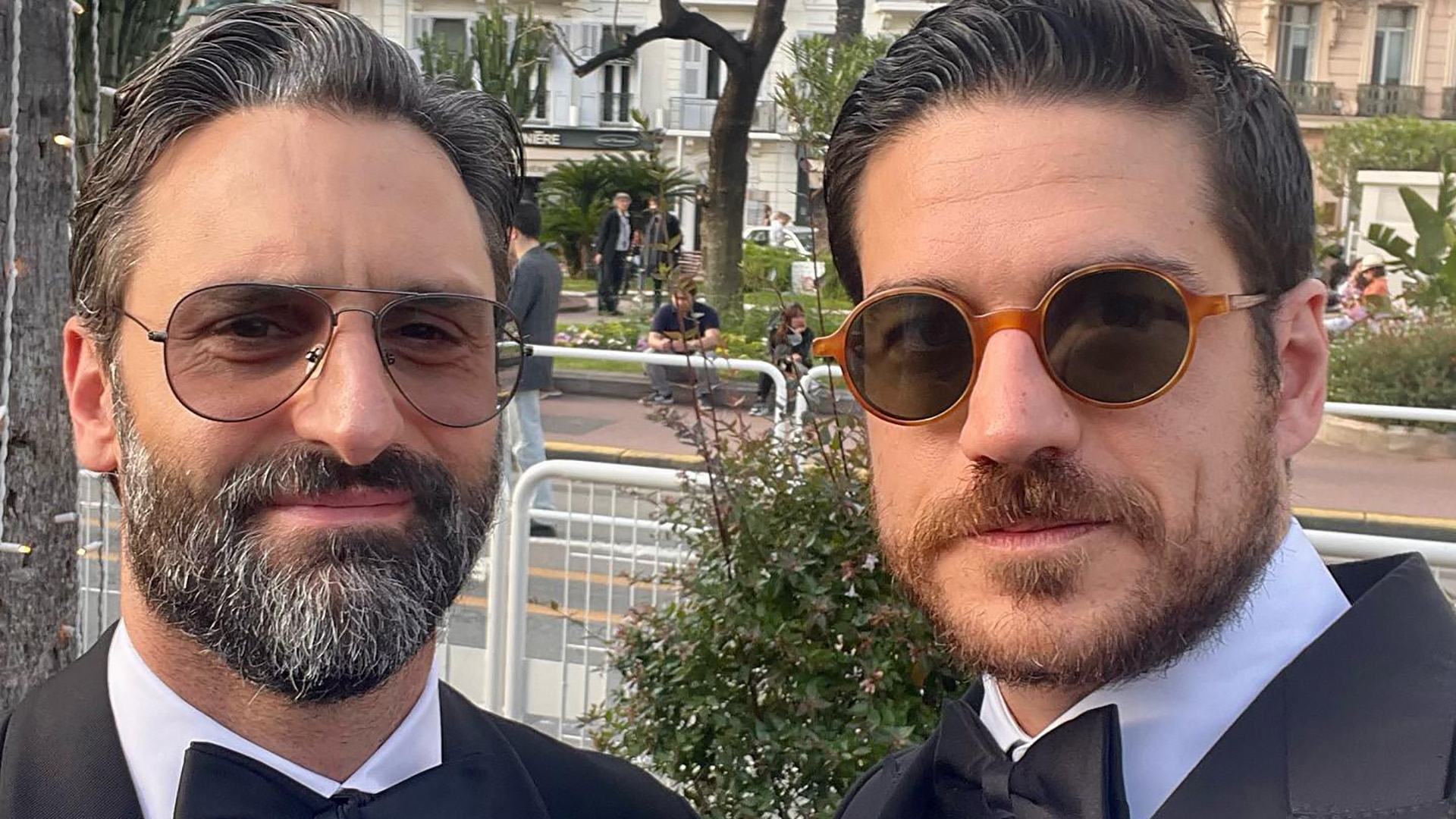 Marco Pigossi detalha como se apaixonou pelo marido: ‘Como um casal de lésbicas’