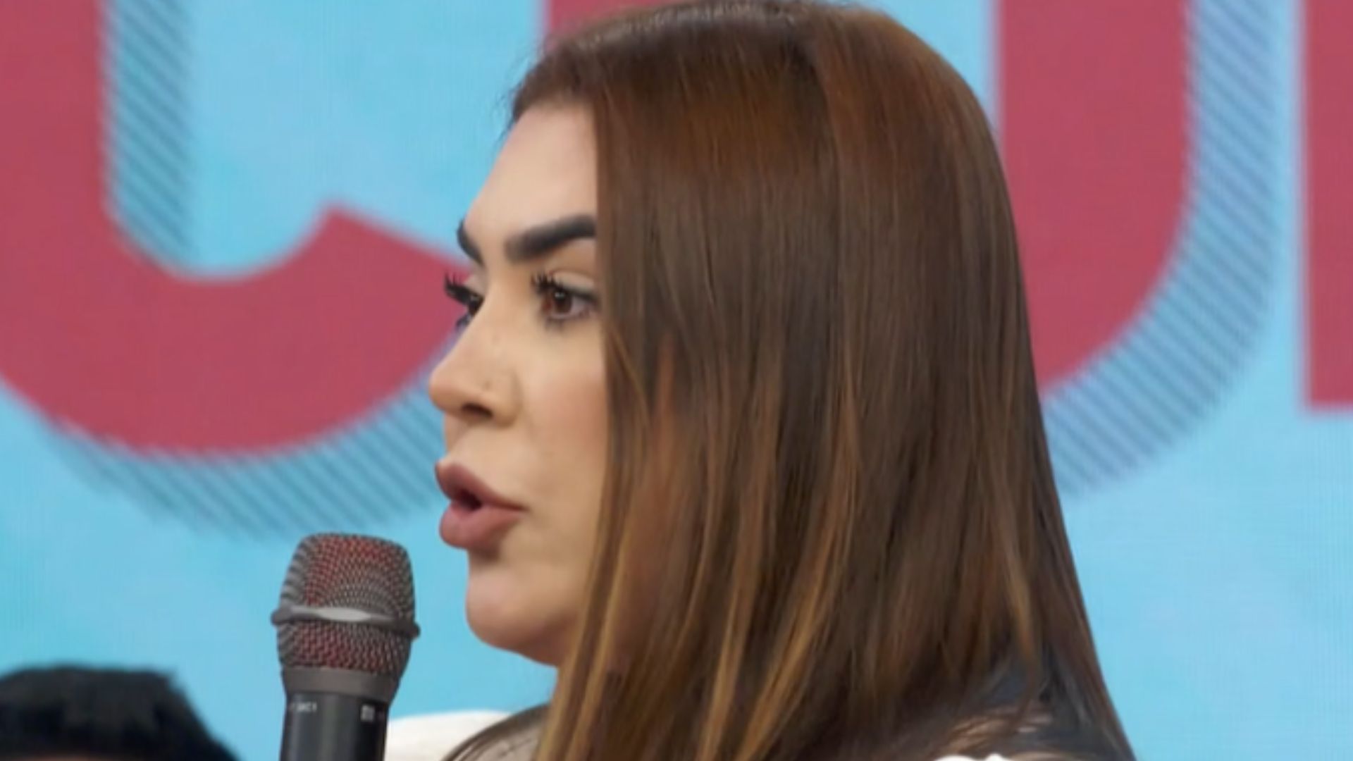 É um canil? No ‘Encontro’, Naiara Azevedo revela quantos cachorros tem