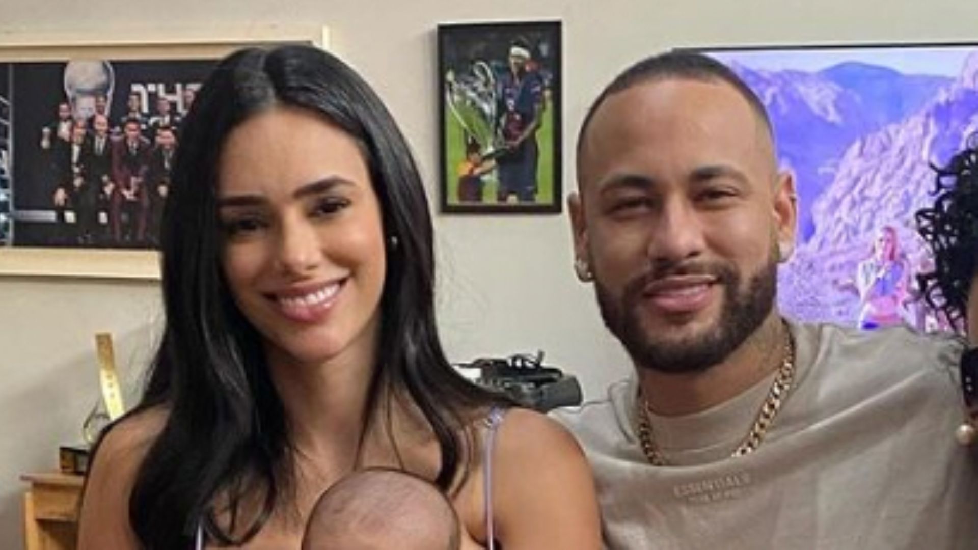 Voltaram? Família mostra Neymar e Bruna Biancardi juntinhos em foto com Mavie