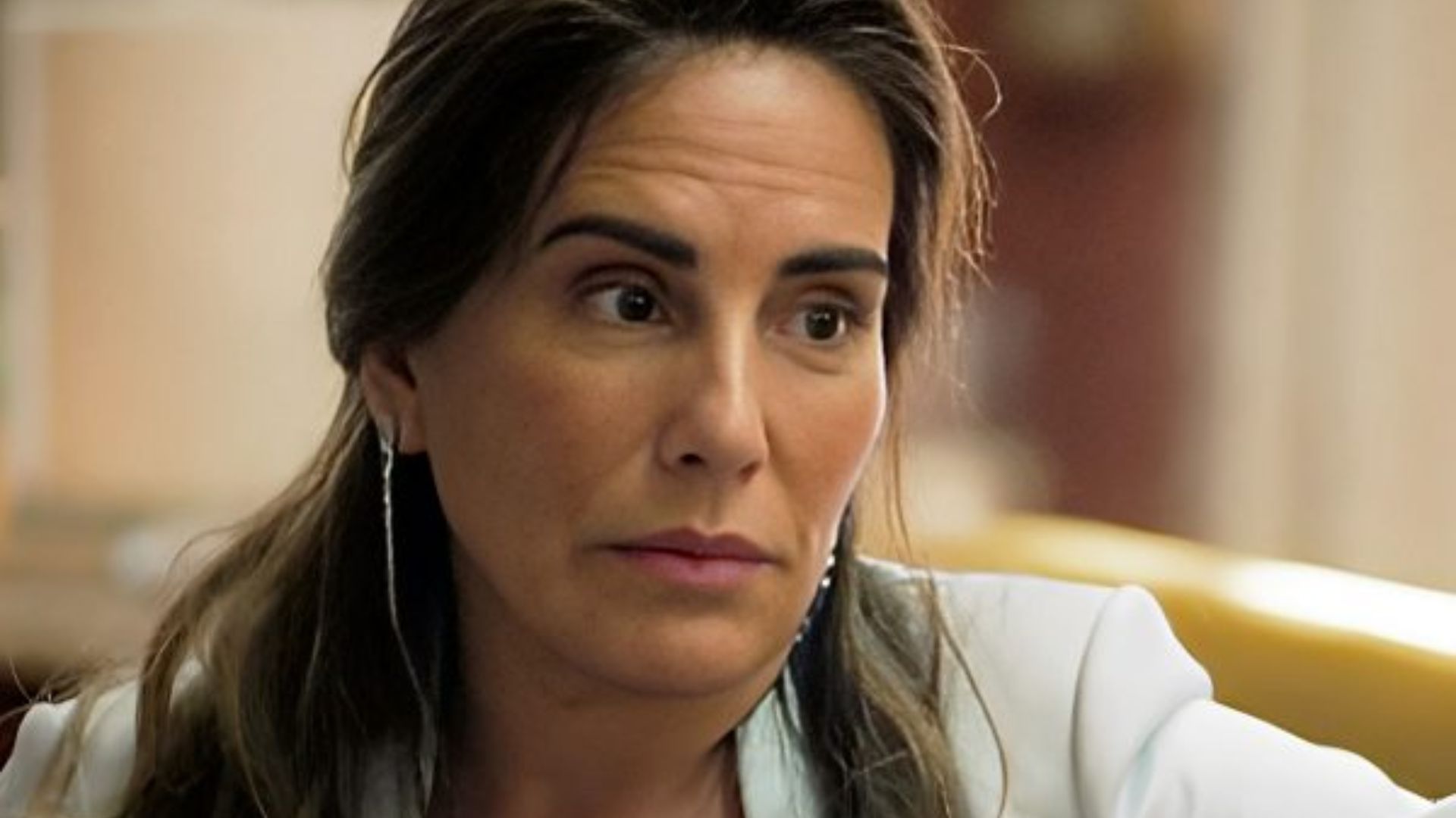 Terra e Paixão: Irene deixa pista em cena de crime e se desespera: “Perdida”