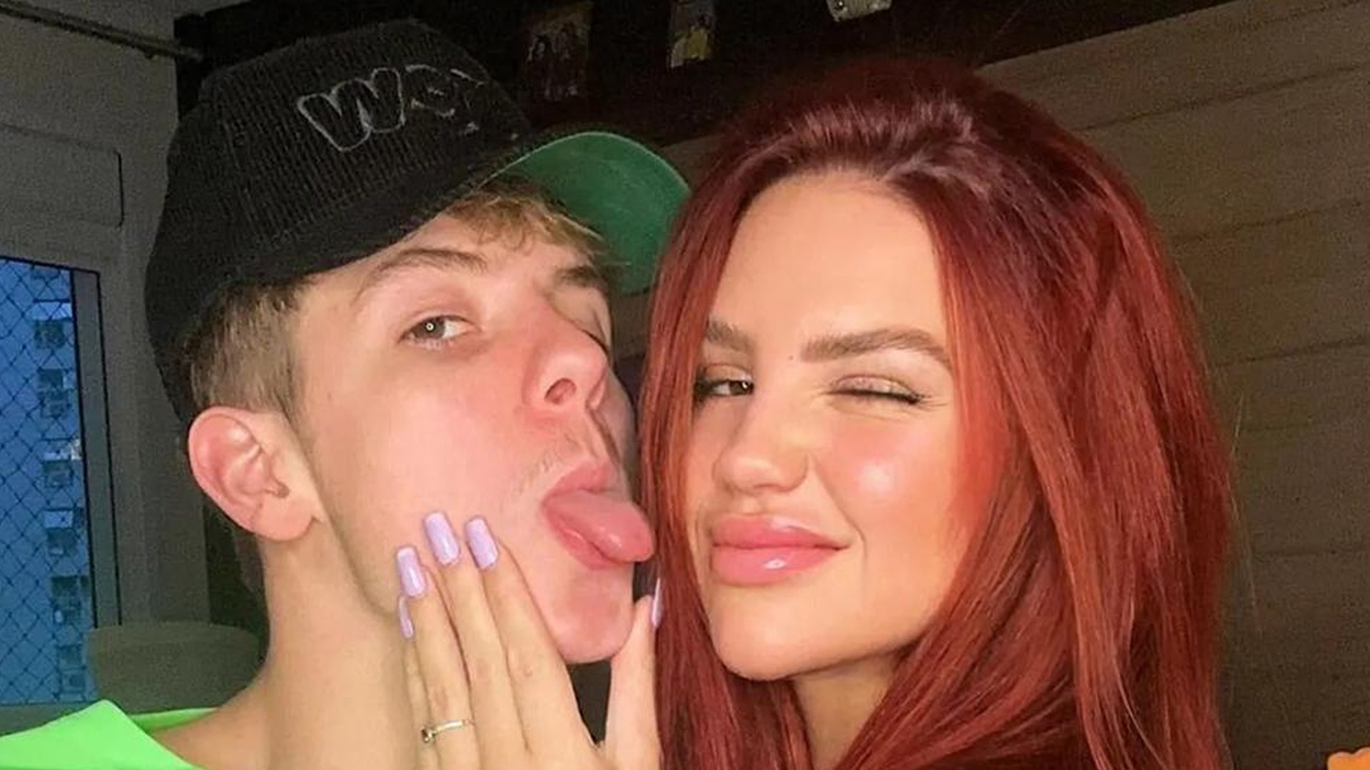 Juliano Floss é flagrado transando em público após término: “Dedada”