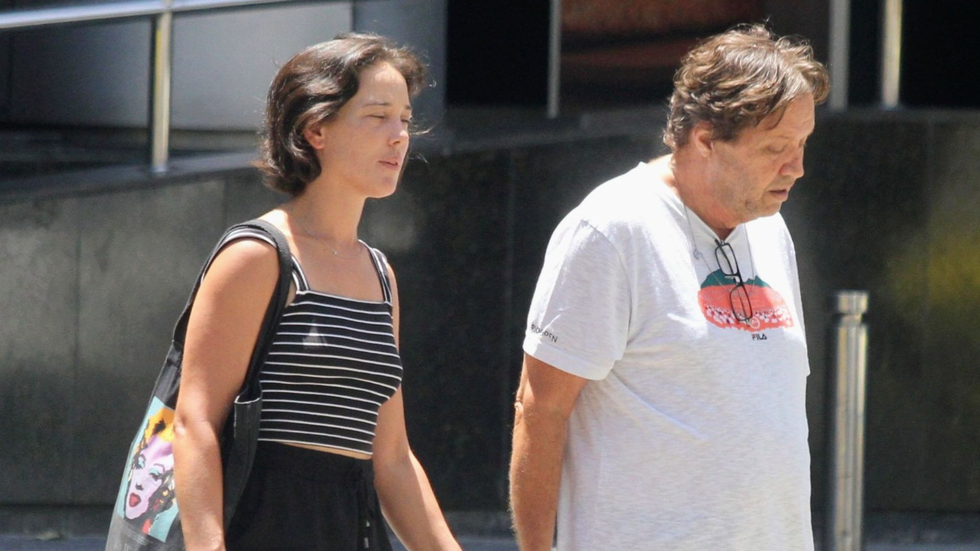 Lembra dela? Discreta, Adriana Birolli é flagrada em momento raro ao lado do namorado