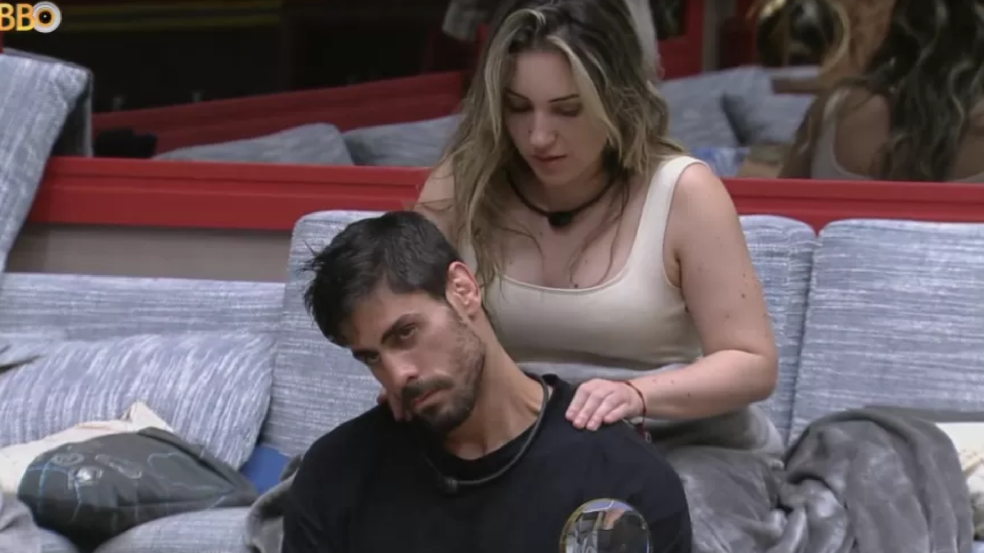 BBB23: Cara de Sapato passa mal em meio à crise e Amanda tenta acalmá-lo: “Chatão isso”