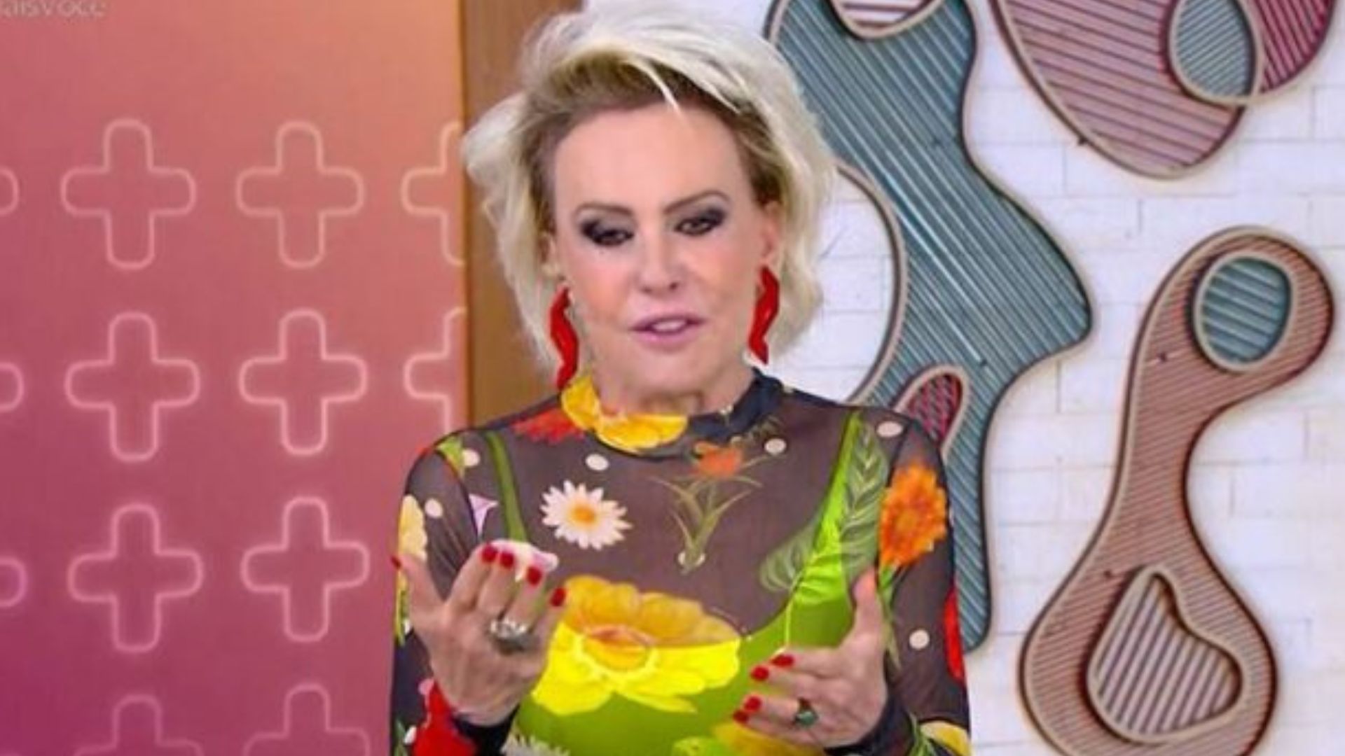 Ao vivo no ‘Mais Você’, Ana Maria Braga lamenta morte de ex-diretor da Globo: “Faz falta”