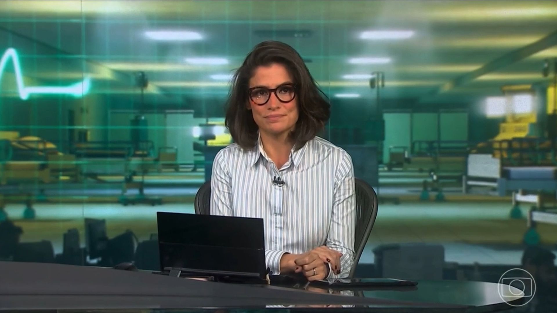 Áudio vaza ao vivo no Jornal Nacional durante fala de Renata Vasconcellos: “Deu pra ouvir”