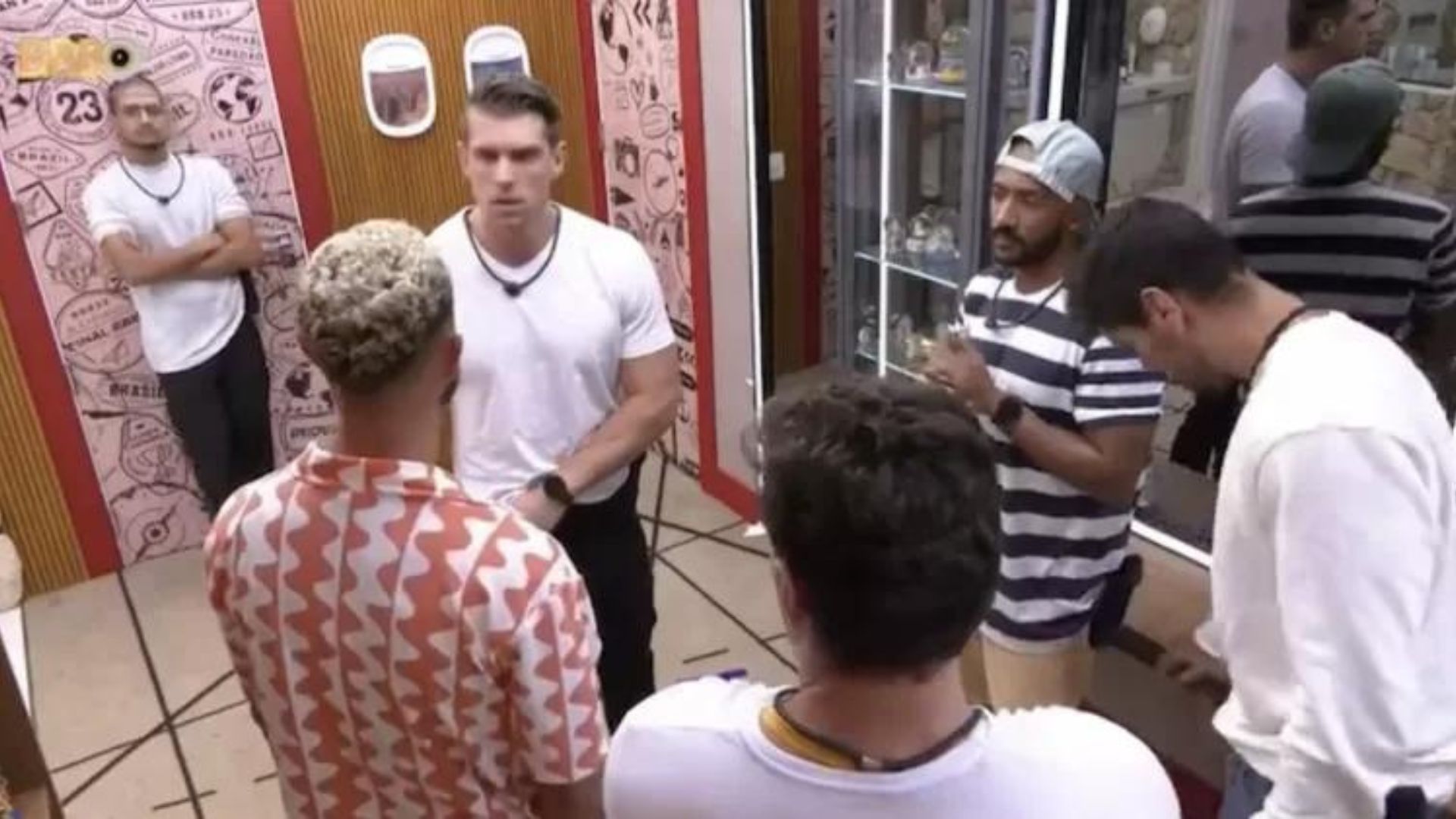 BBB23: Cristian é desmascarado e brothers se revoltam na casa: “Psicopata, nojento”