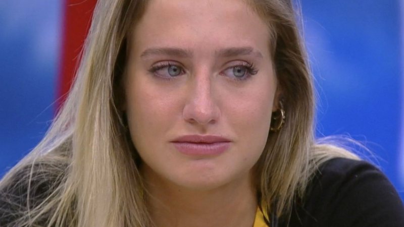 BBB23: Bruna recebe atendimento médico após acidente no banheiro: “Burrice”