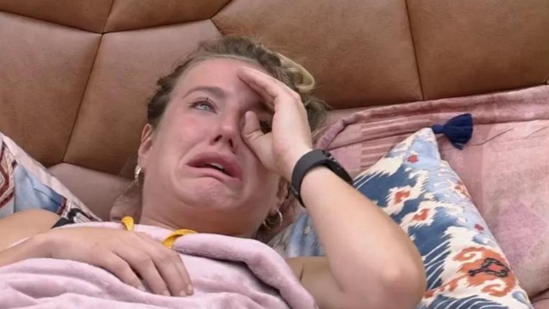 BBB23: Desesperada, Bruna entra em crise com chance de expulsão: “Não queria”