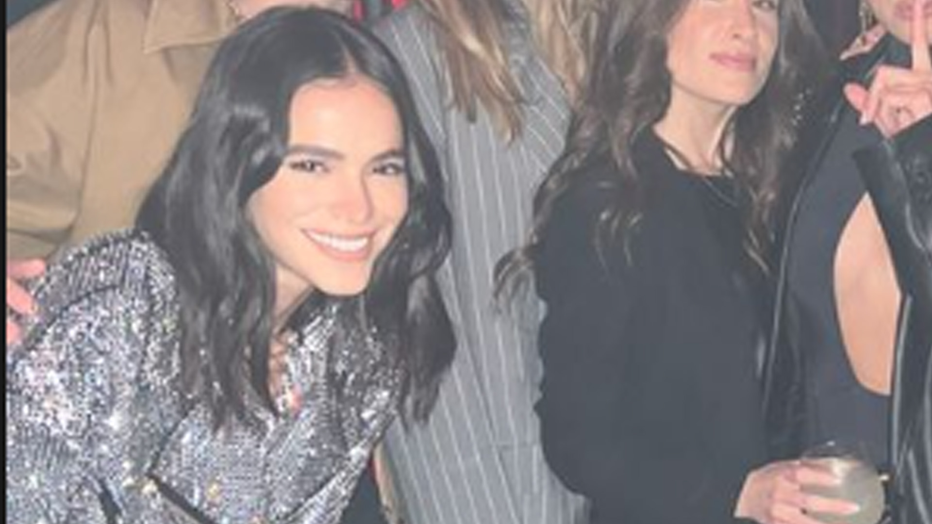 Sem o namorado, Bruna Marquezine curte noitada em festa secreta de Los Angeles