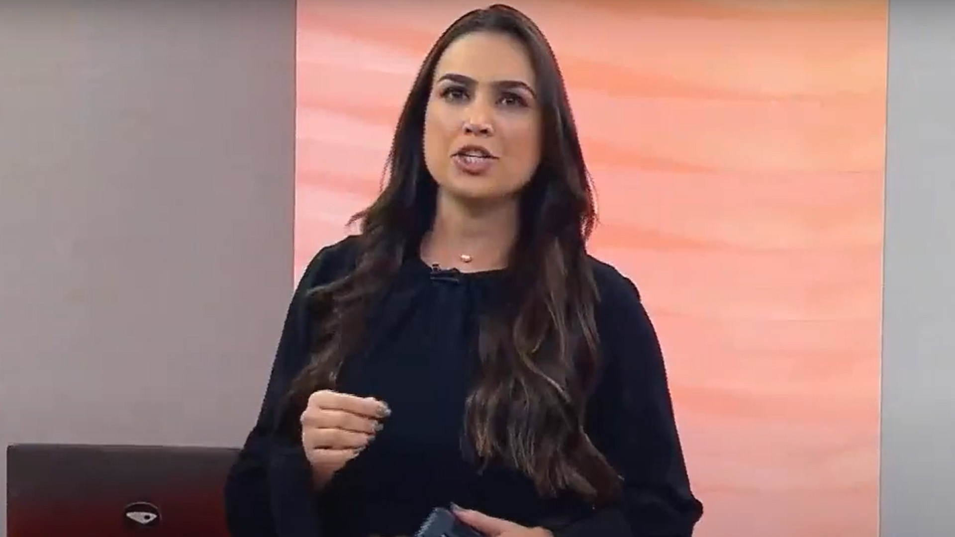 Apresentadora da Globo é demitida após trabalhar às escondidas para a Record