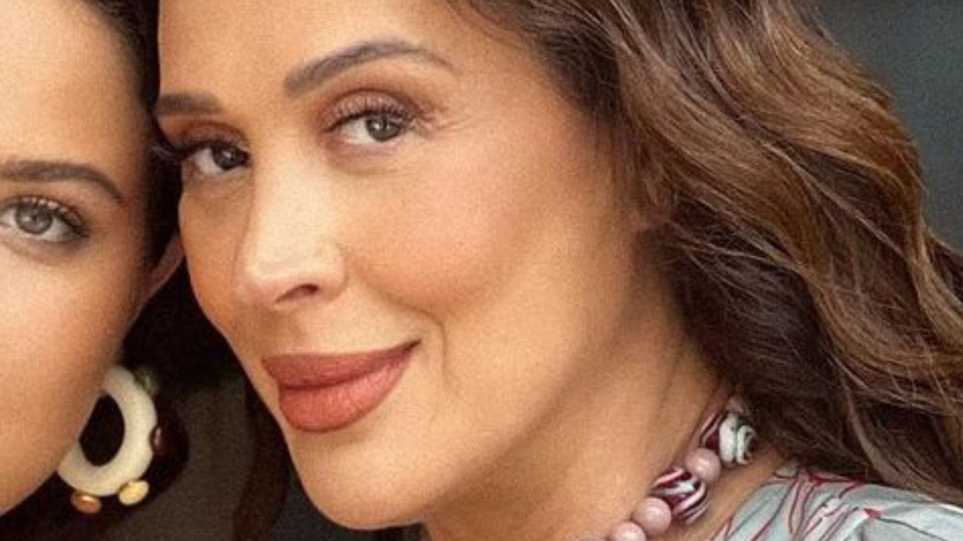 Claudia Raia posa alegre com filha em reta final da gravidez: “Coração apertado”