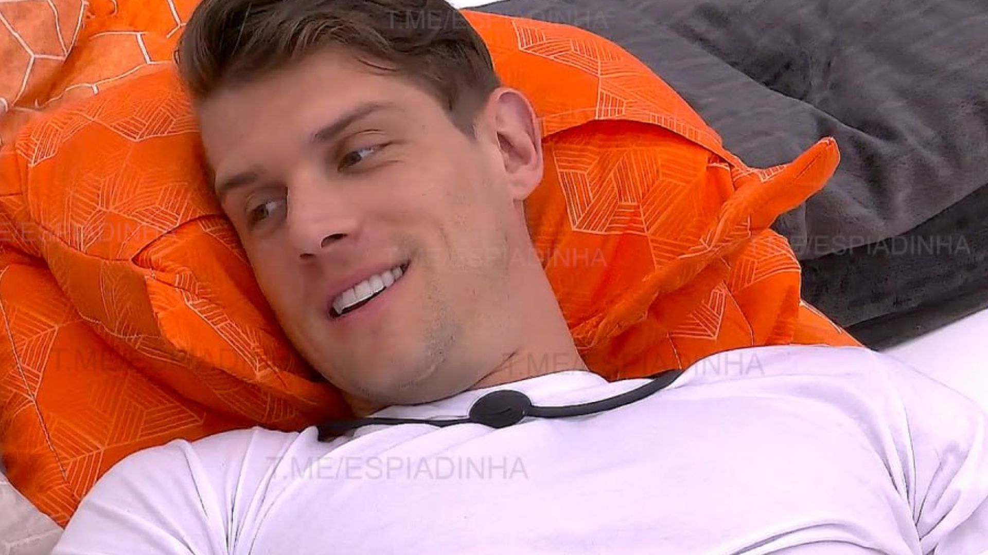 BBB23: Cristian é flagrado de ‘barraca armada’ e brothers não perdoam: “De p*u duro”