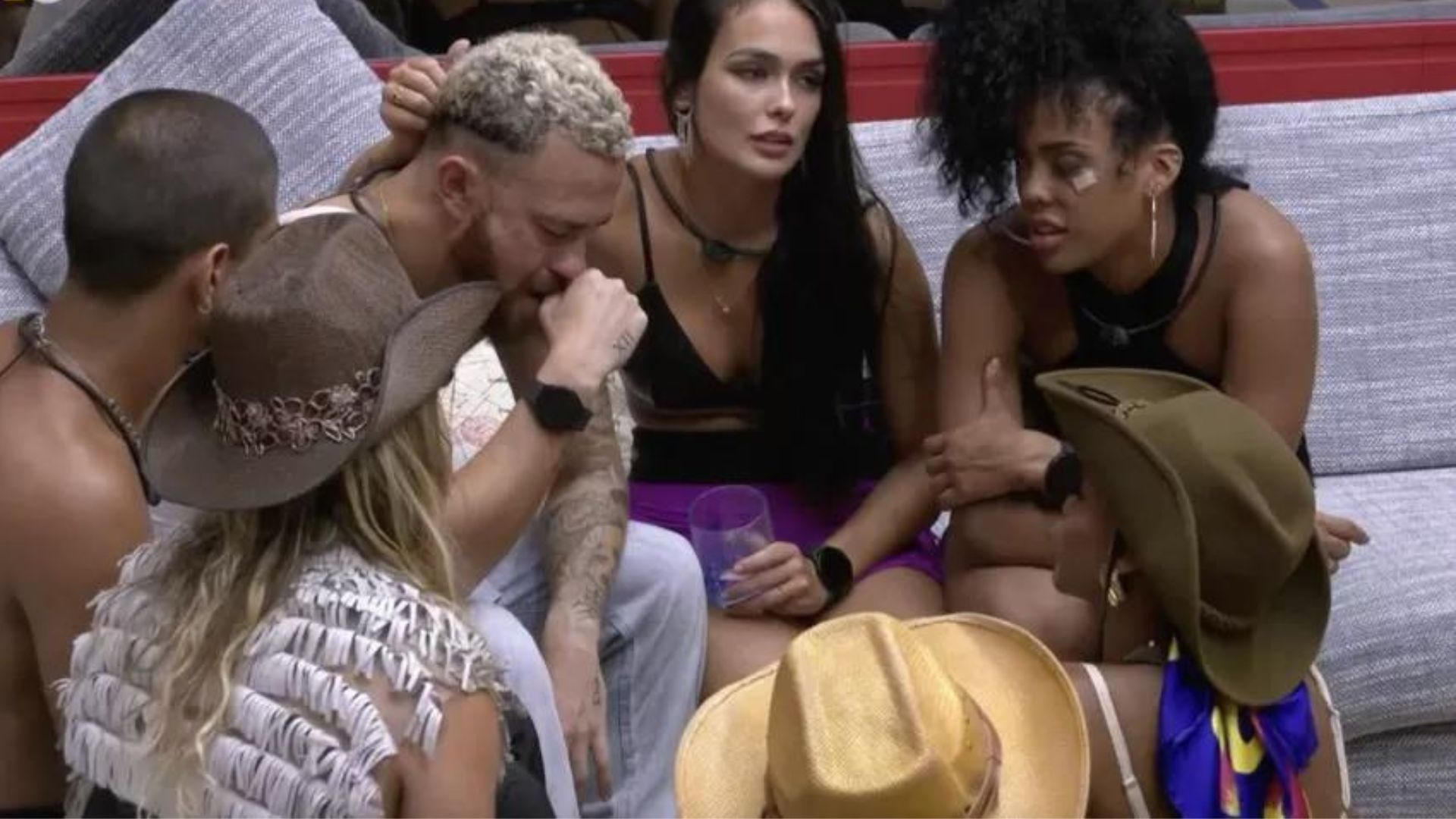 BBB23: Fred é consolado pelos brothers e momento comove as redes sociais: “Não queria”