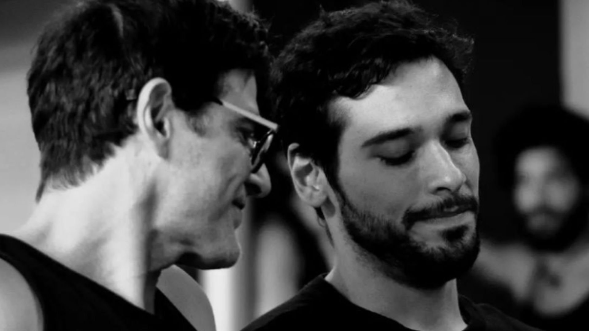 Reynaldo Gianecchini e filho de Antonio Fagundes estrelam espetáculo no teatro