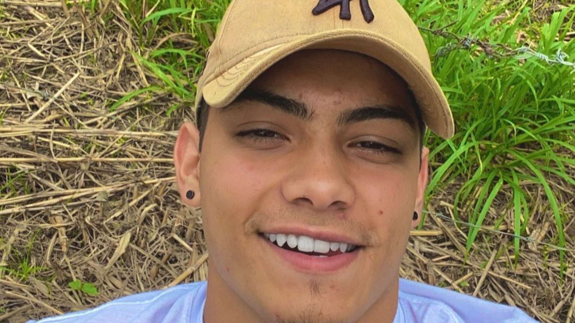 Aos 20 anos, influenciador morre afogado em Minas Gerais e irmã lamenta: “É a maior dor”