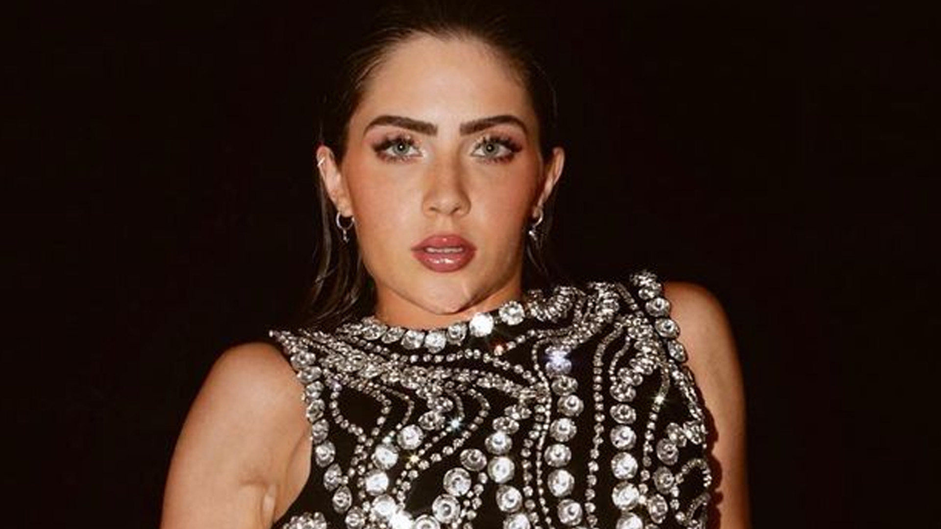 É diamante? Jade Picon ostenta com vestido cravejado em baile de Carnaval: “Meu Deus”