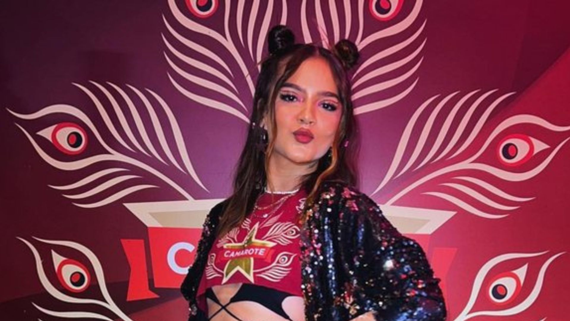 Longe do namorado, Mel Maia curte Carnaval no Rio e declara: “Melhor fase”
