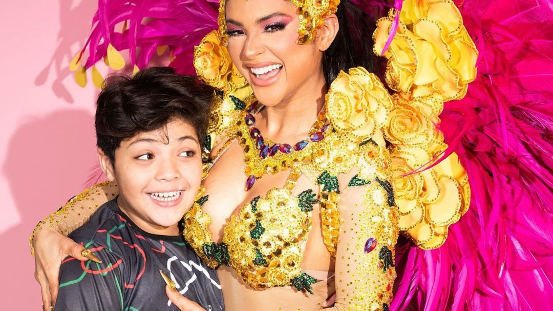 Mileide Mihaile é alertada ao mostrar demais em foto com o filho: “Pedacinho do negócio”