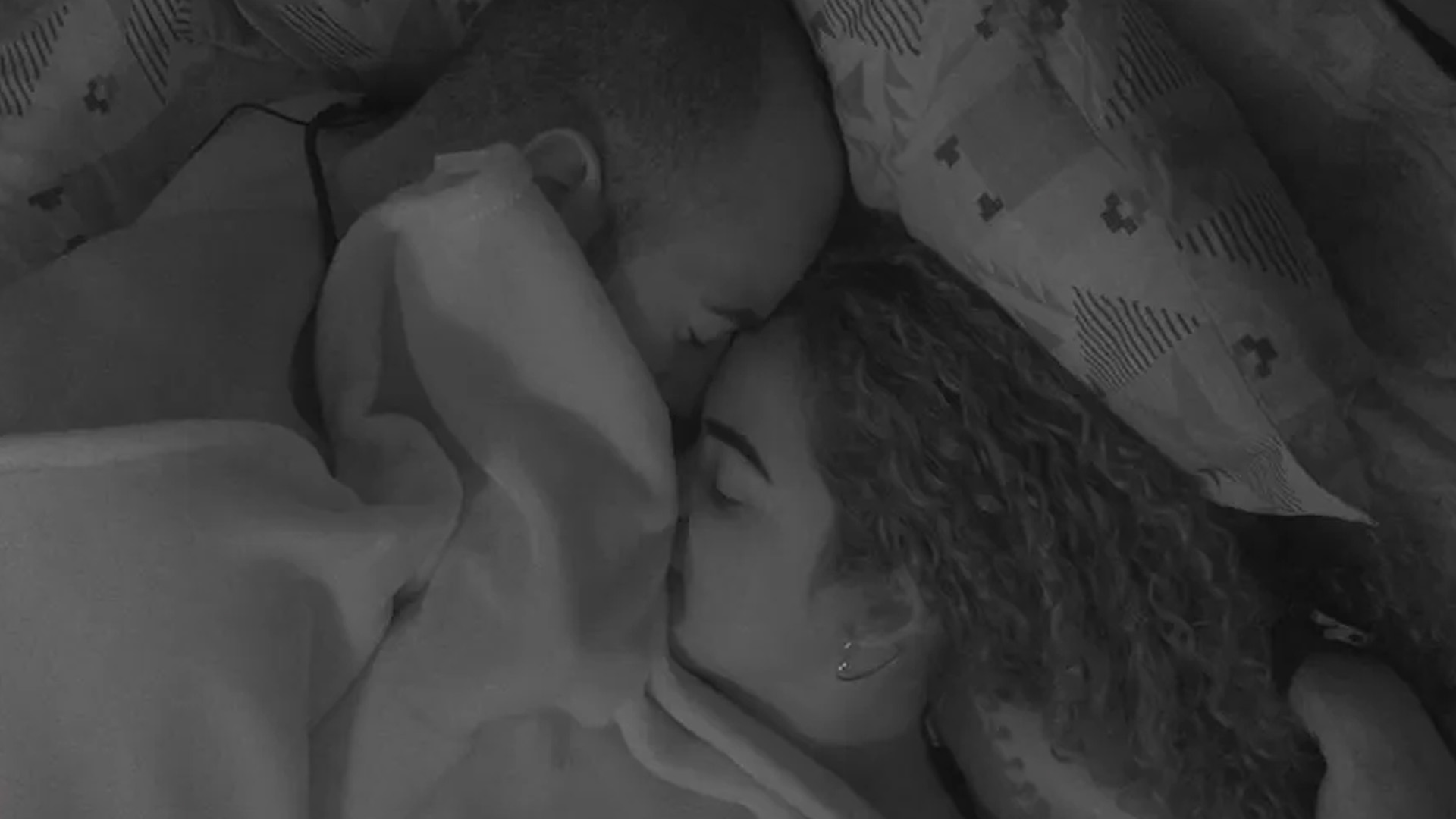BBB23: Baixaria! Paula e Ricardo têm momento quente e Guimê ouve tudo: “Você gosta?”