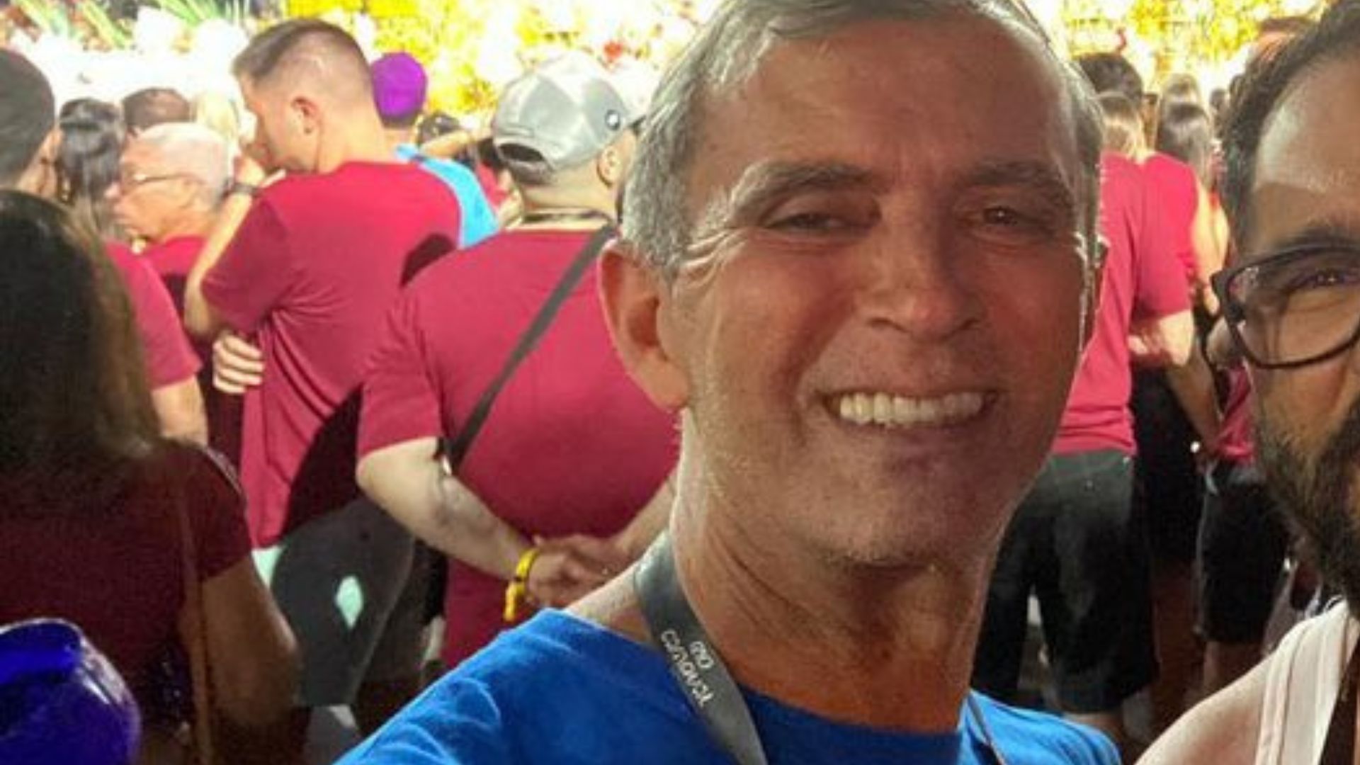 Consagrado, Paulo Barros publica foto raríssima ao lado do namorado: “Meu amor”
