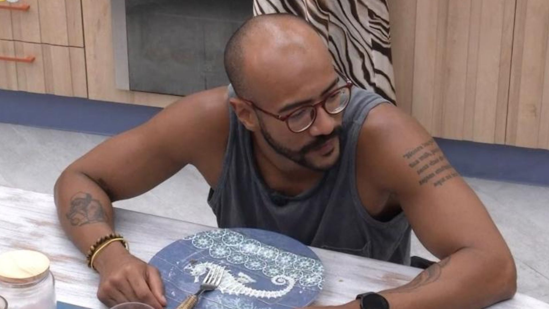 BBB23: Ricardo expõe posição sexual preferida e sisters reagem a papo +18: “Tipo Anitta”