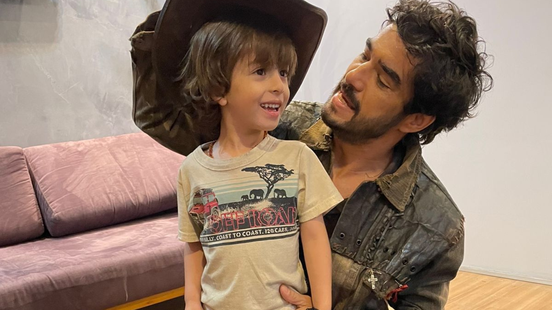 Theo Matos expõe relação incrível com Caio Blat após ‘Mar do Sertão’: “Família”