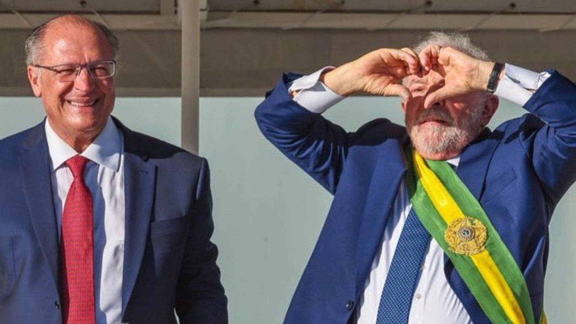 Após a posse, Geraldo Alckmin agradece e diz para Lula: “É hora de união”