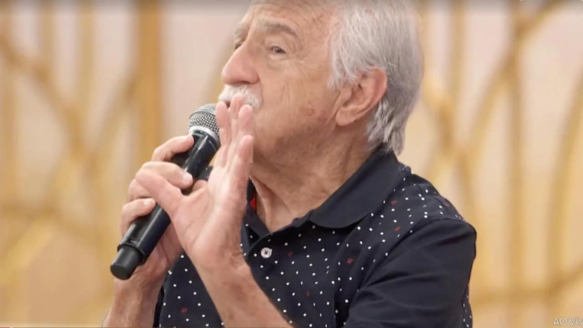 Ary Fontoura gera climão ao reclamar ao vivo no Encontro: “Ficou incompleto”