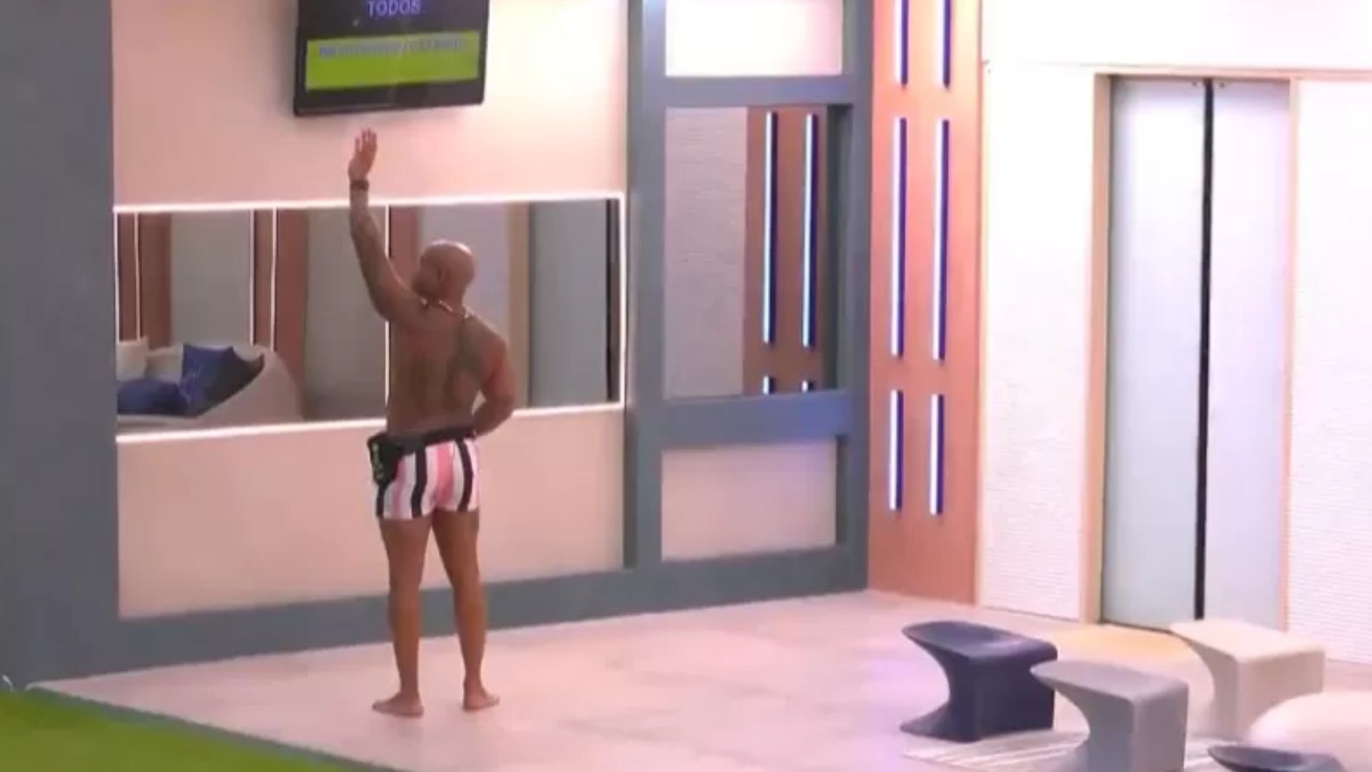 BBB23: Brother é esquecido pela produção e fica preso na área externa antes de paredão