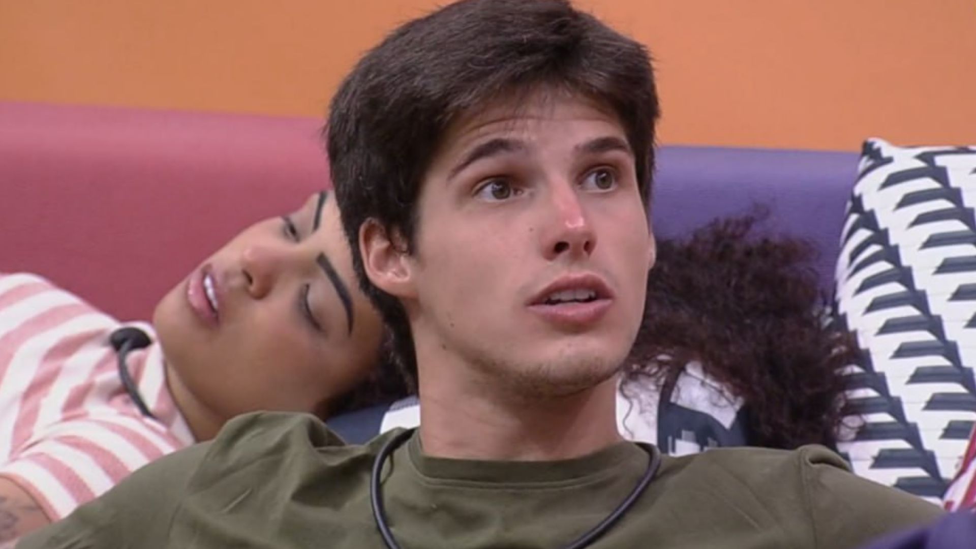 BBB23: Gabriel define alvo e expõe plano para causar em festa: “Vou falar pra ela”