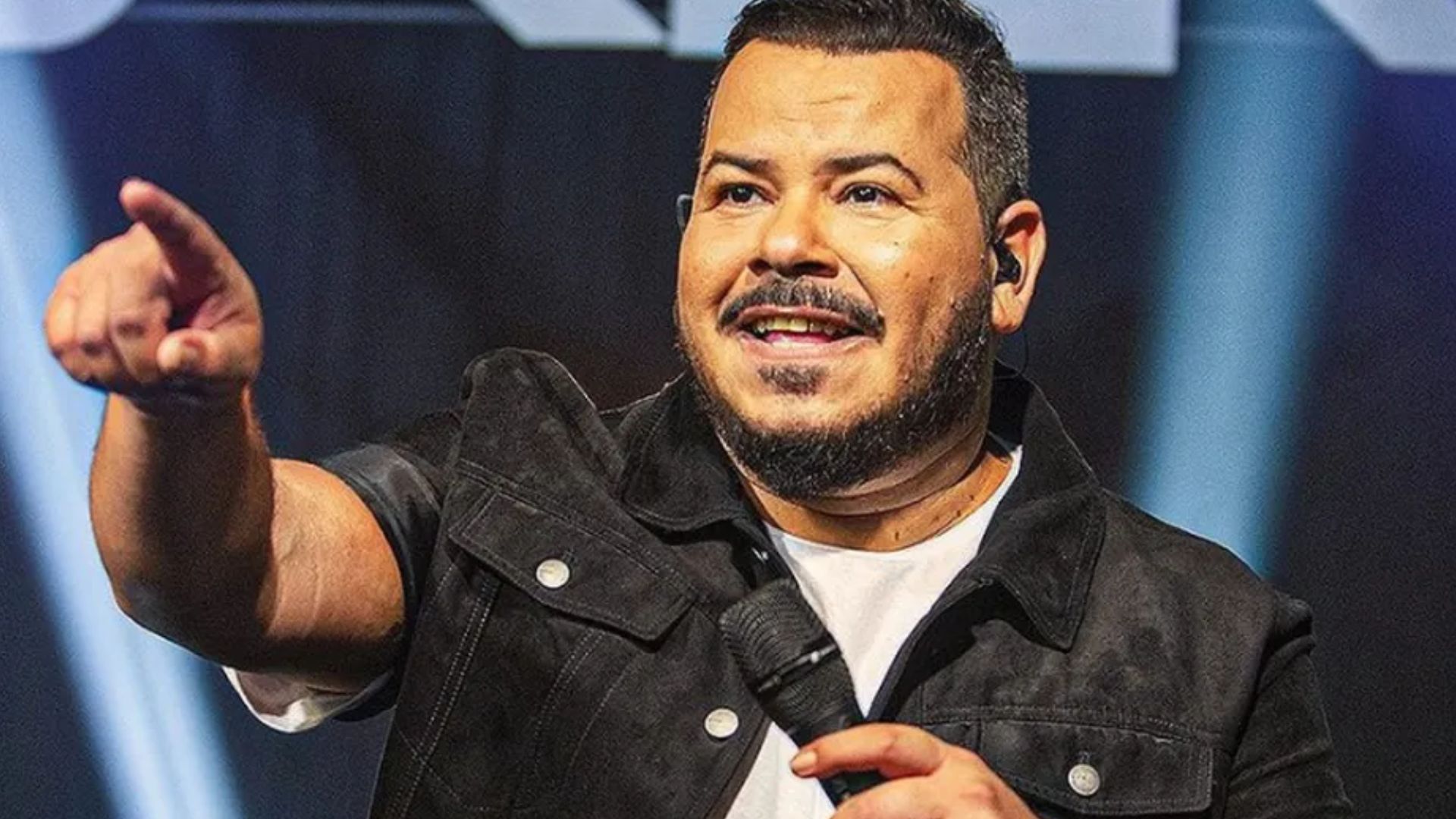Cantor Renatinho Bokaloka morre aos 48 anos após sofrer infarto durante show no Rio