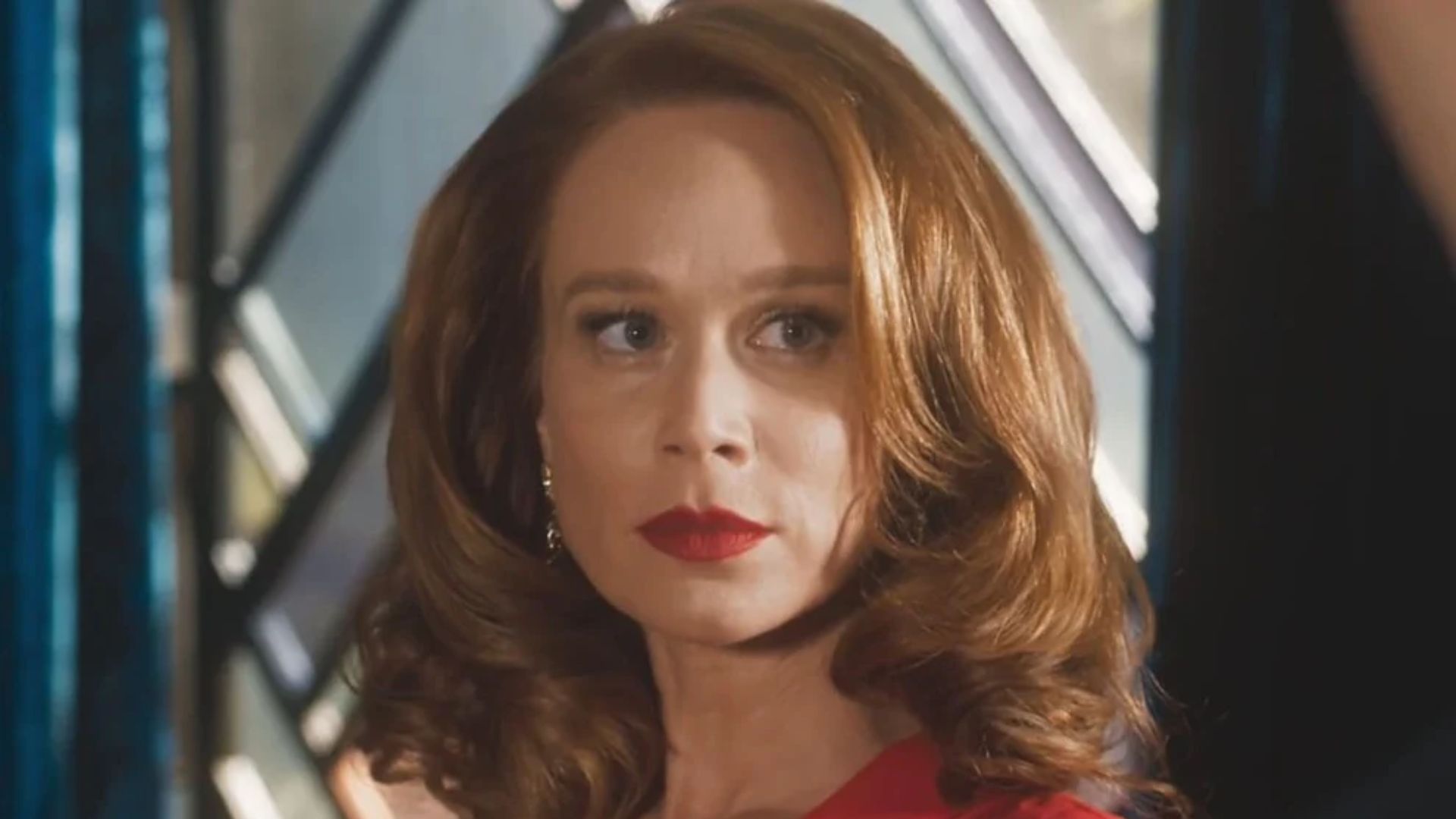 Amor Perfeito: Gilda é traída por filha de aliado e tem segredo exposto